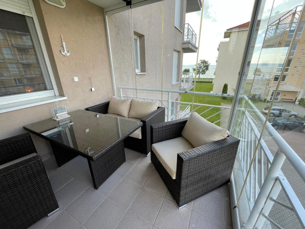 Siofoki Vizparti Nyaralo - Lakeside Apartment מראה חיצוני תמונה